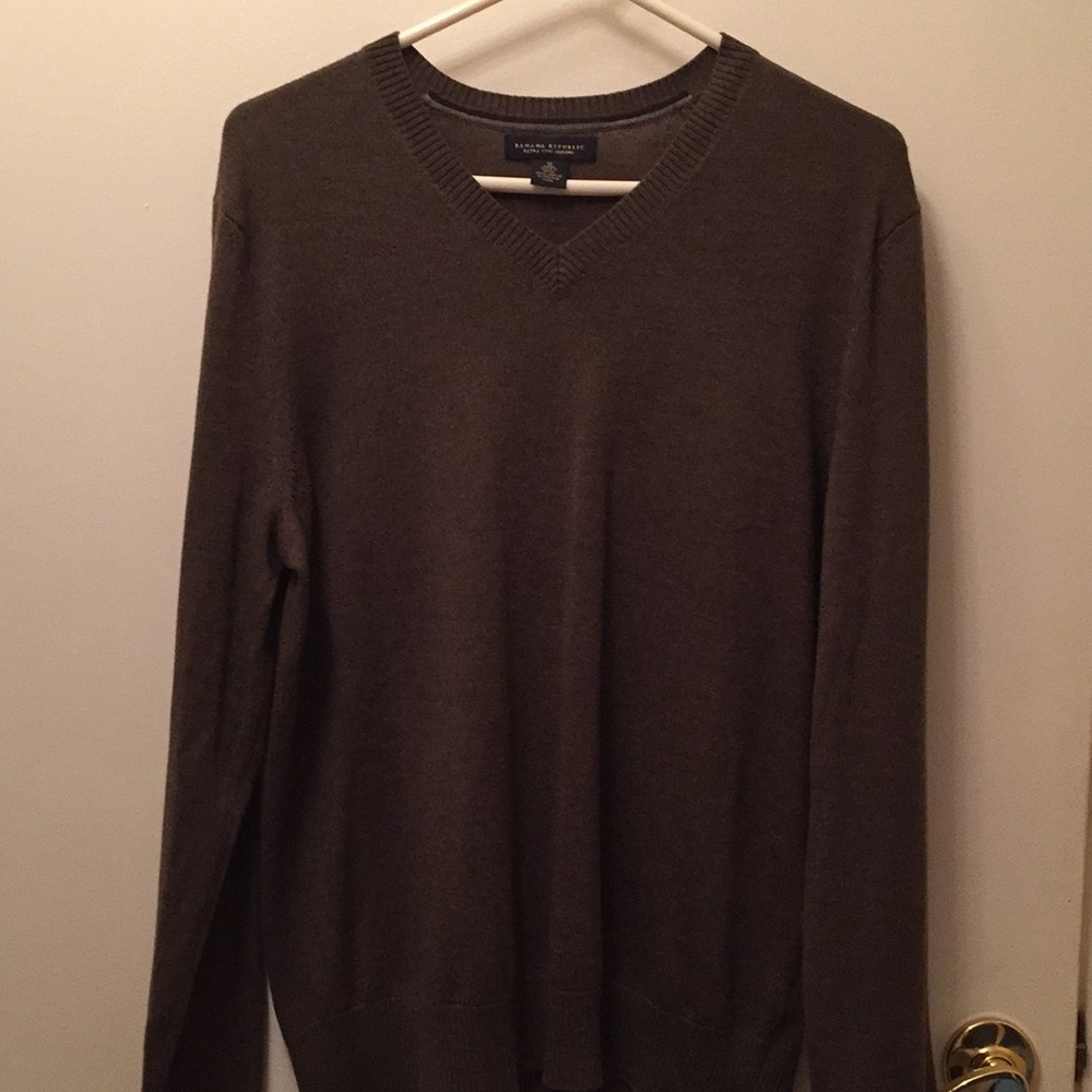 Men’s lightweight pullover sweater